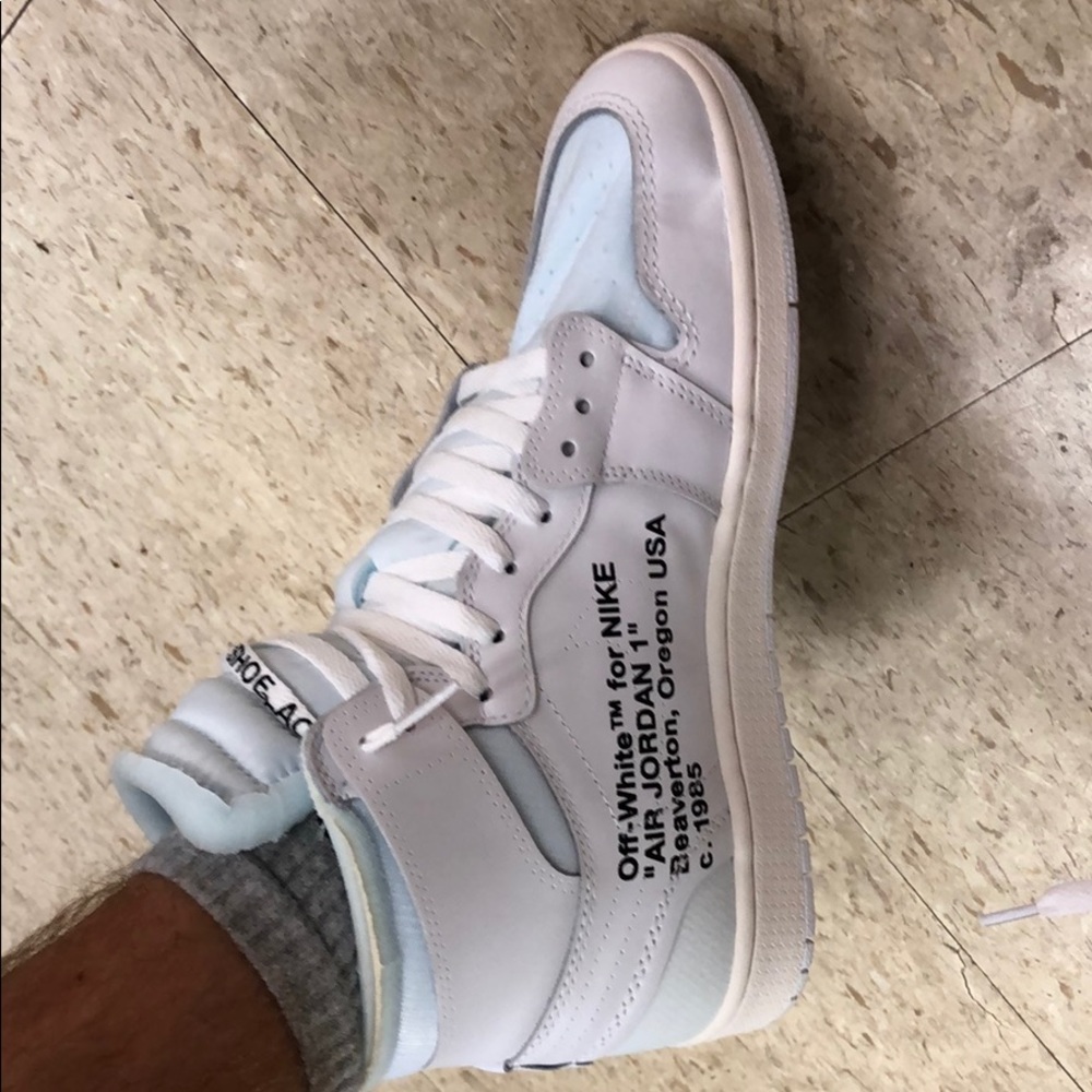 Off white Jordan 1’s - Picture 4 of 7